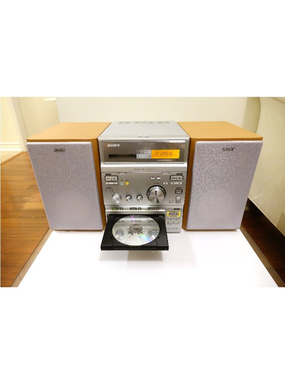 Sony CMT-CP300 - AM/FM 3 CD Changer Dual Cassette Micro HiFi Component System